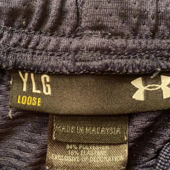 UNDER ARMOUR EUC BOYS NAVY SHORTS SIZE LARGE YLG - Picture 4 of 5